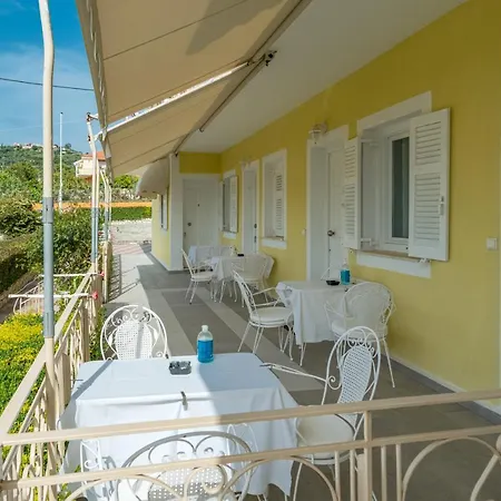 Sophia Elena 아파트 *